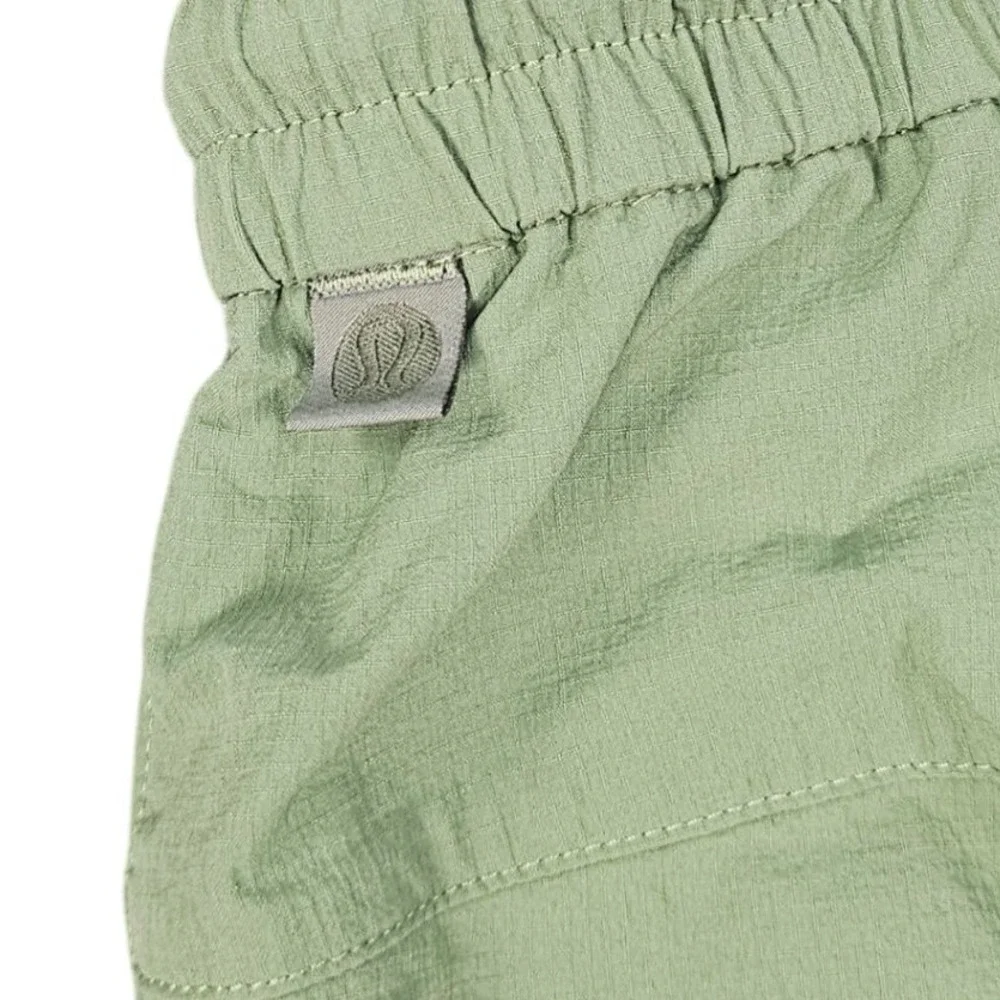 Lululemon Bowline Mens Green Ripstop Shorts LM7ARQS Size L Drawstring Elastic